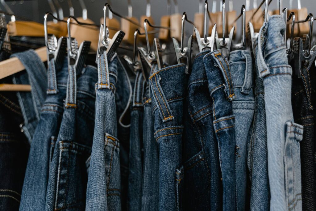 clothing manufacturers for startups: understanding MOQ